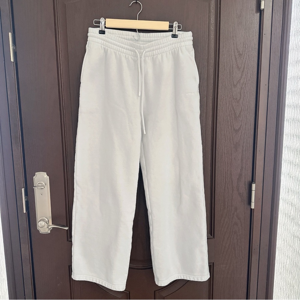 Aritzia White Wide-Leg Sweatpants